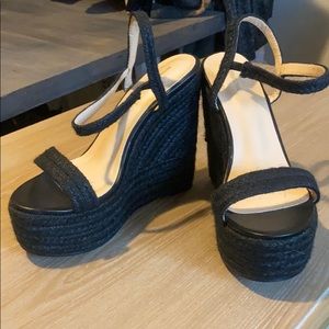 Black wedges